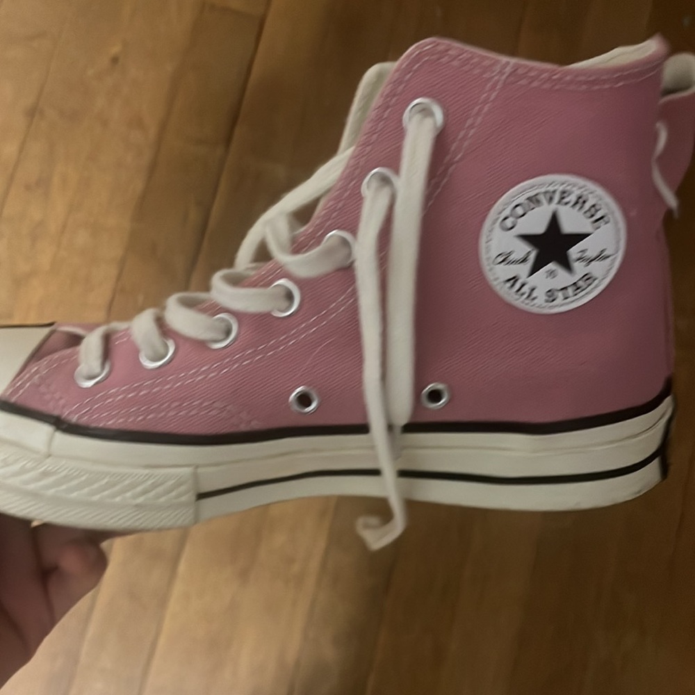 Pink Converse - Picture 2 of 3